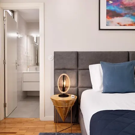 Apartment Invicta Premium - 4br Downtown With Ac Porto