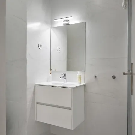 Apartment Invicta Premium - 4br Downtown With Ac